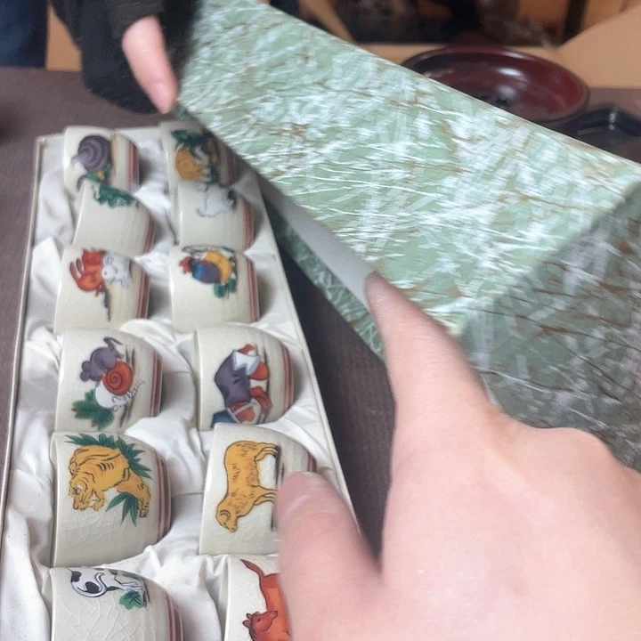 瓷片忧*颂哈哈哈哈哈哈哈哈