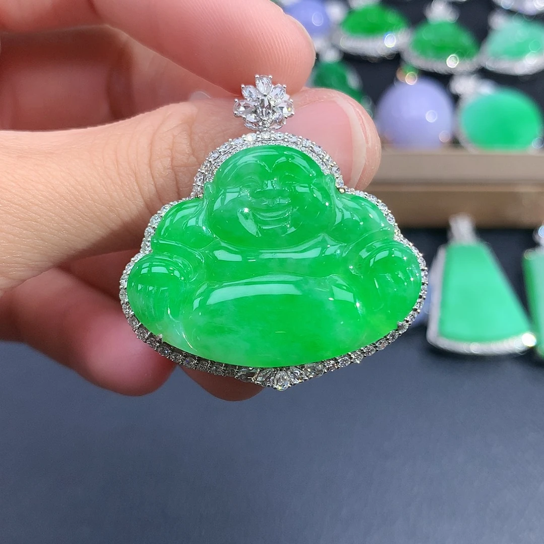 颈饰18K金镶嵌翡翠