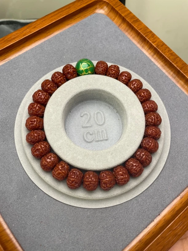 精品六瓣满肉碟王勿里达老树籽单圈菩提手串