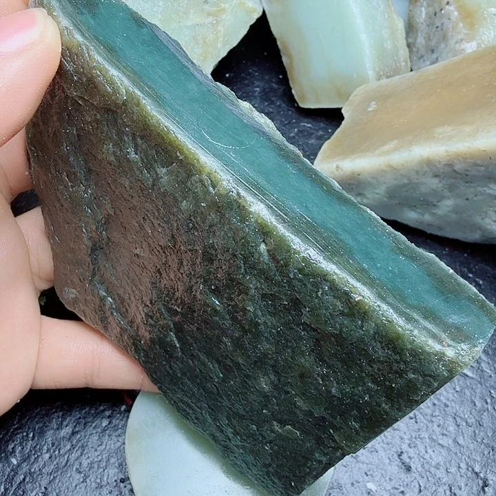 未镶嵌和田玉（糖玉）珠宝奇石