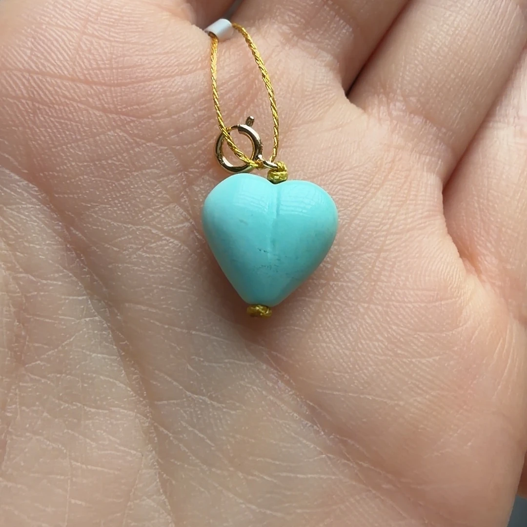 绿松石未镶嵌颈饰