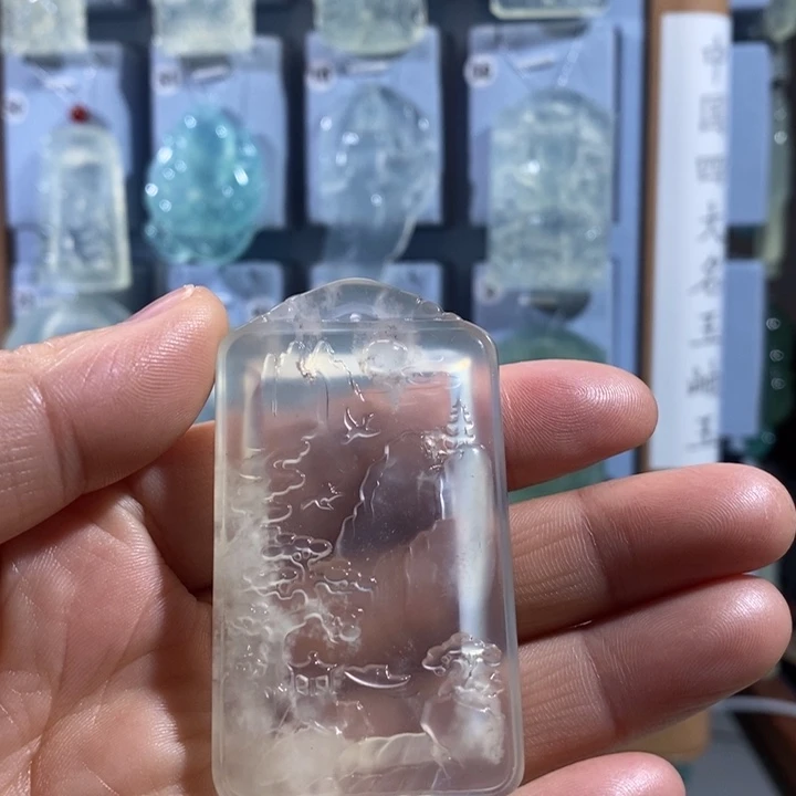 岫玉未镶嵌颈饰吊坠