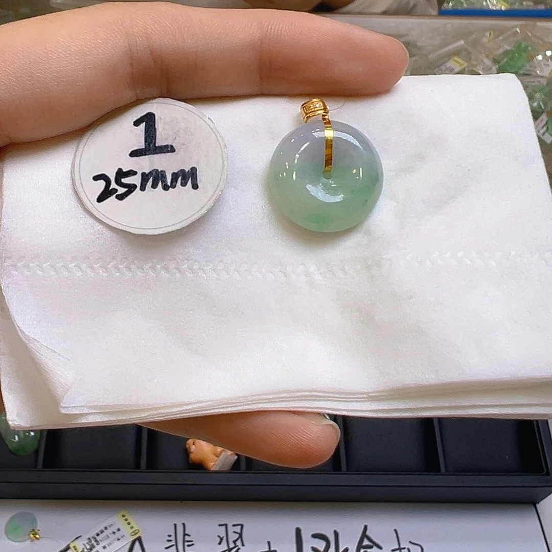 翡翠吊坠(不含链)18K金镶嵌翡翠