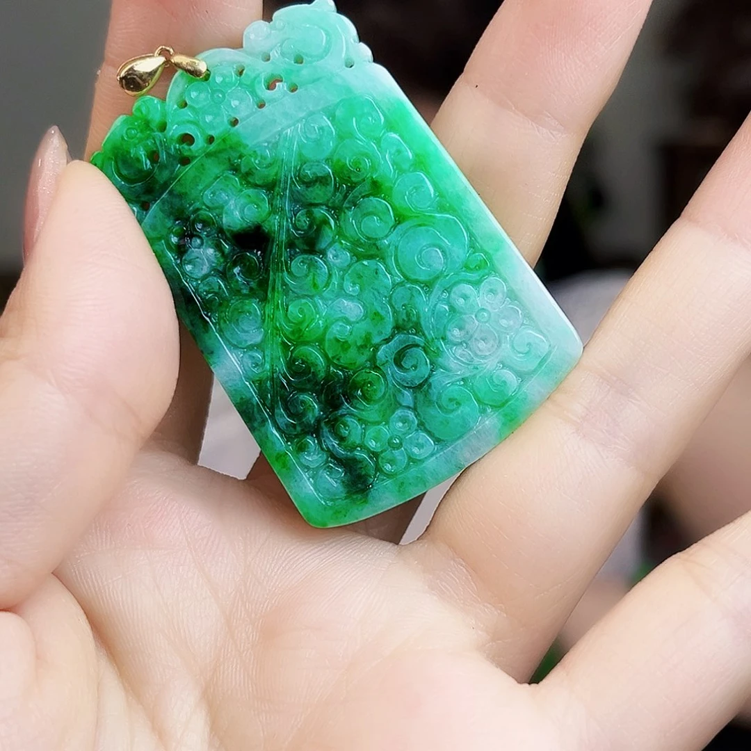 翡翠18K金镶嵌颈饰多样性