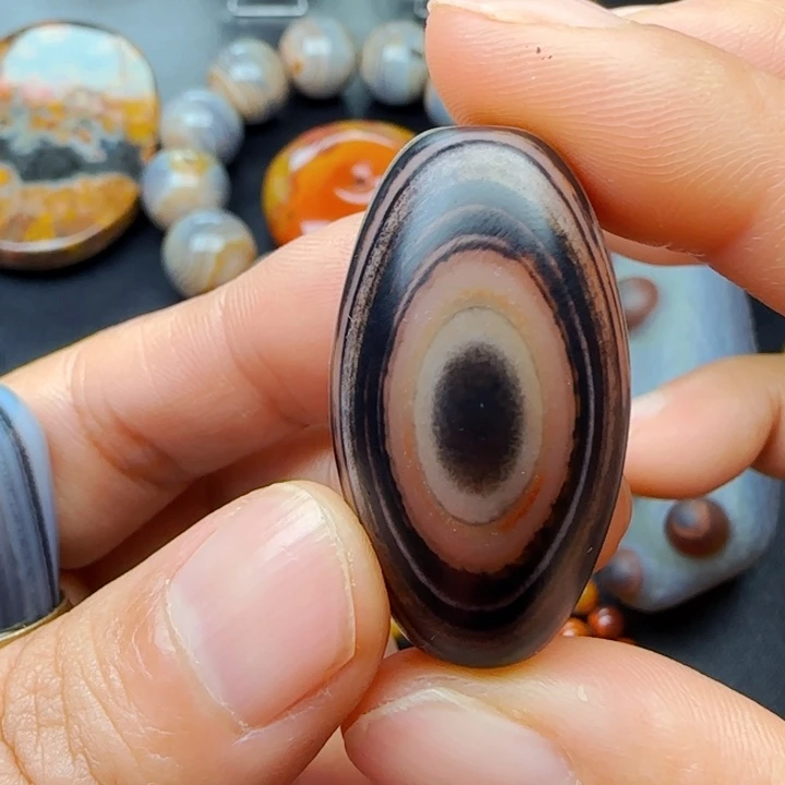 玛瑙/玉髓未镶嵌原矿玛瑙项链牌子