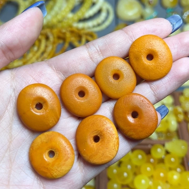 白***姐蜜蜡未镶嵌珠宝奇石天然蜜蜡满蜡橘皮藏扣微微瑕