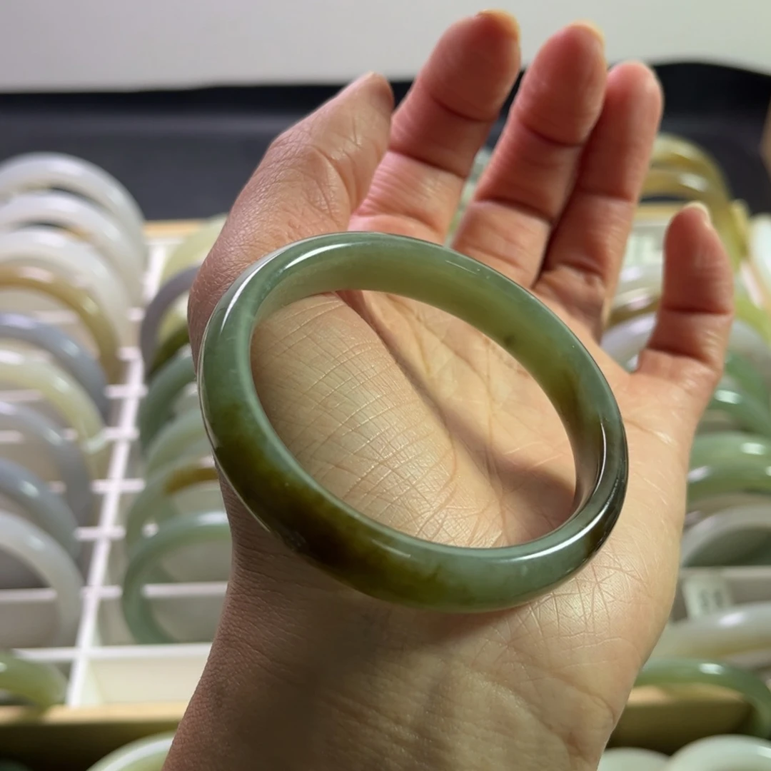 和田玉手镯54圈口未镶嵌