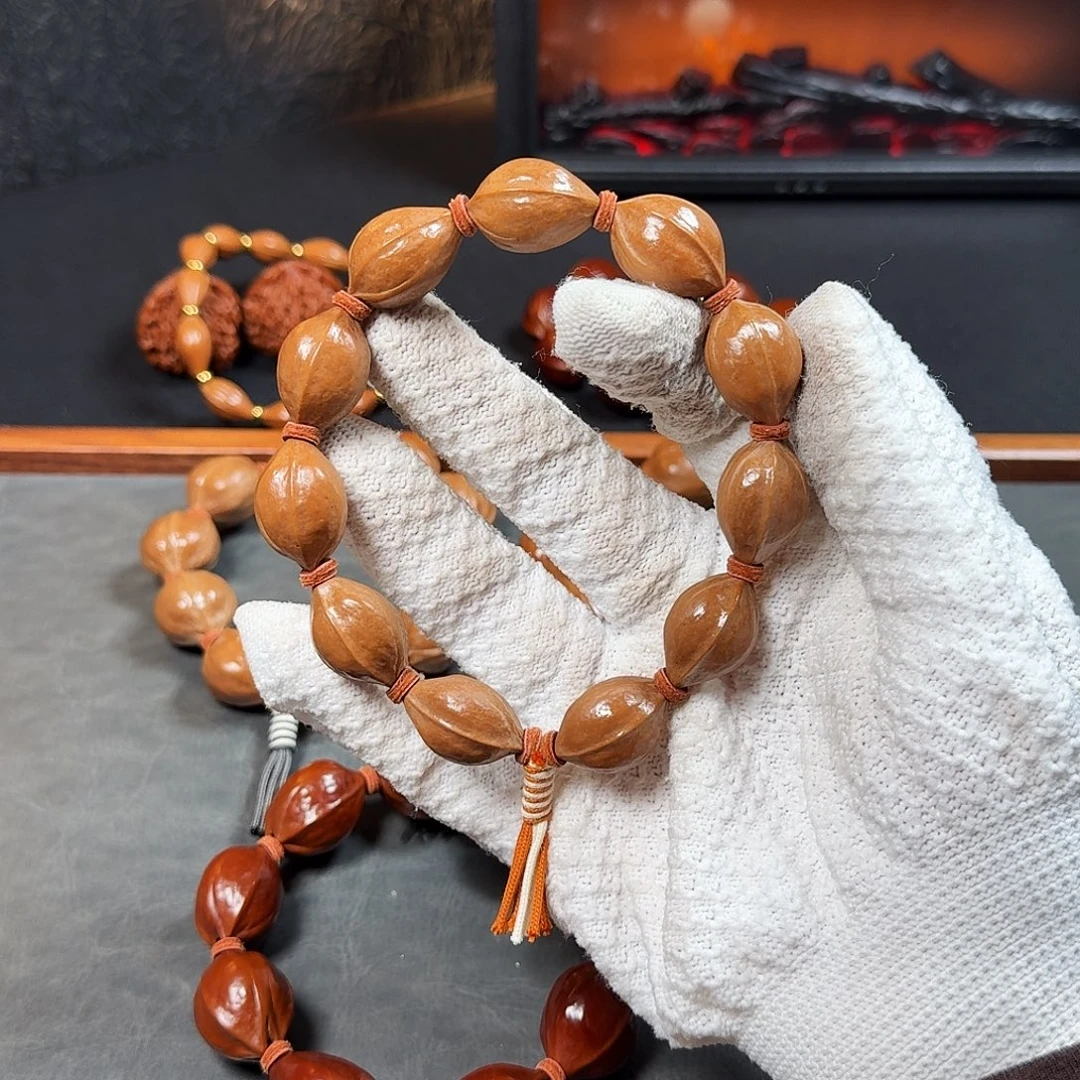 1.5*2.4小尺寸精致原生态梅林铁核手串