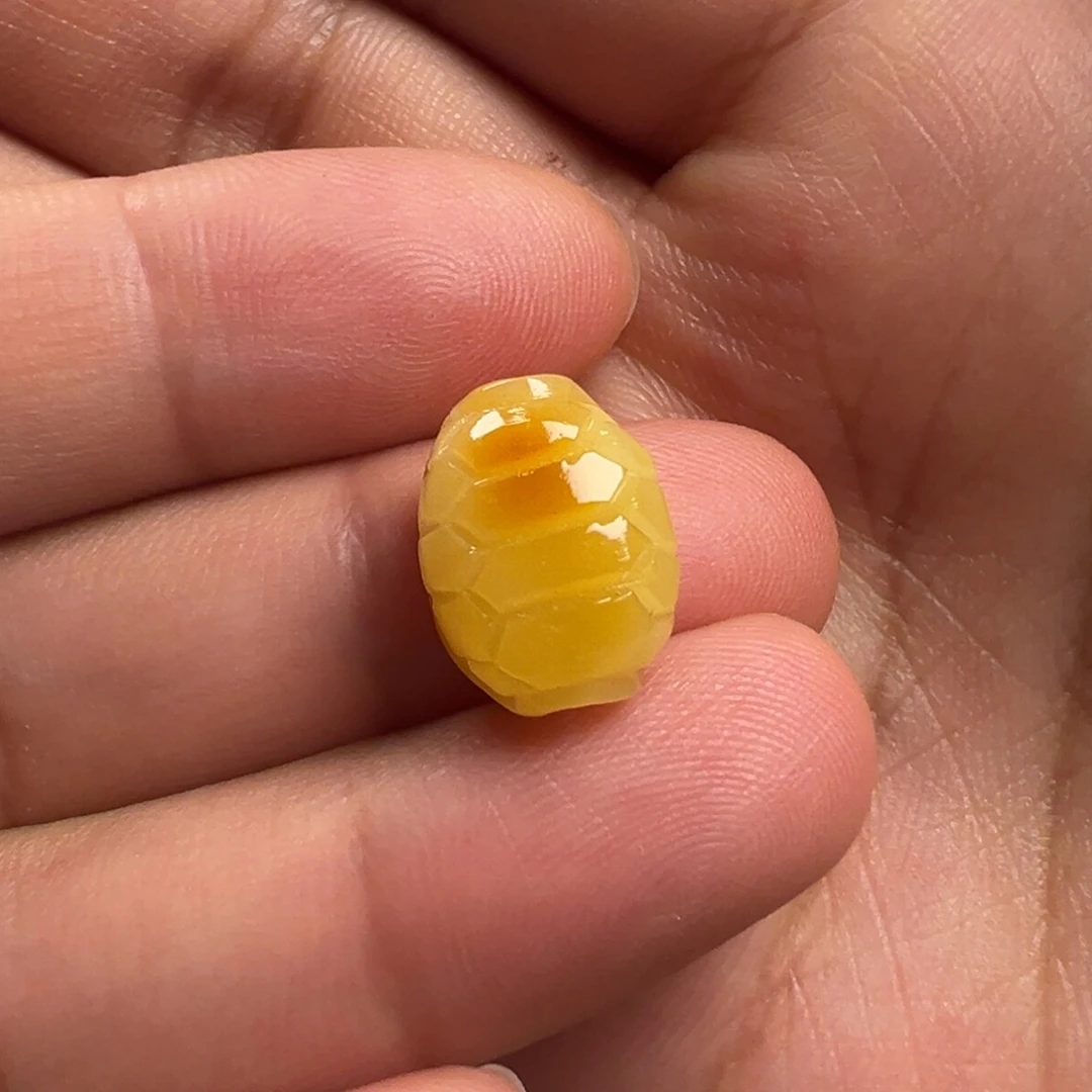 蜜蜡颈饰未镶嵌貔貅