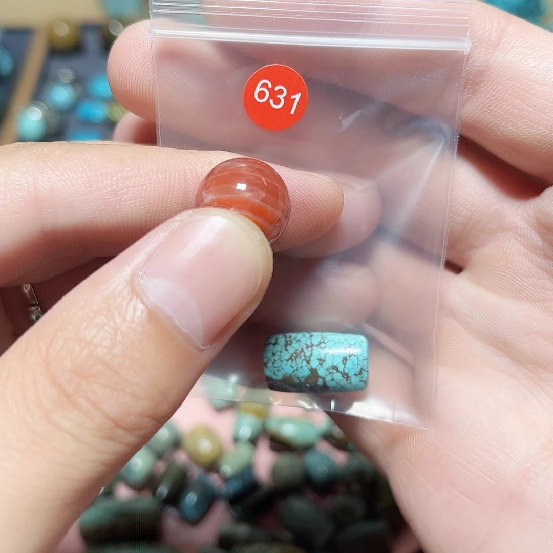 红***山玛瑙/玉髓未镶嵌圆珠桶珠老型手串！！