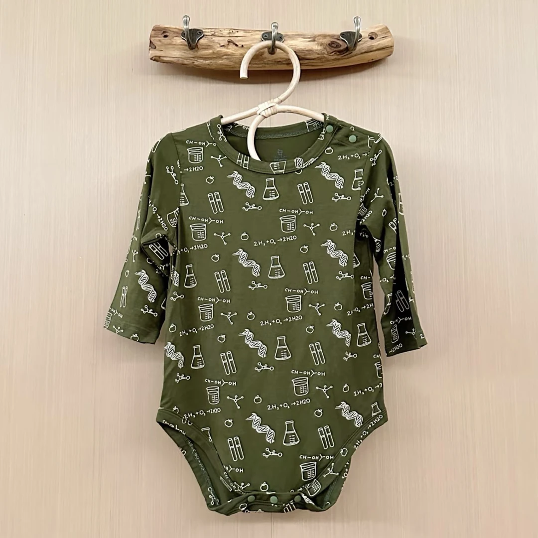 宝宝连体衣早秋薄款新生儿爬衣化学公式印花男女童包屁衣