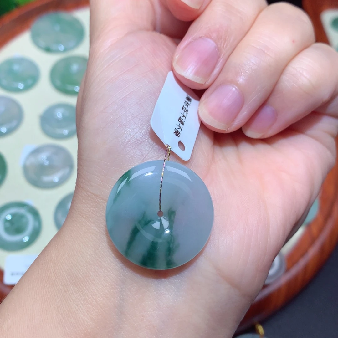 翡翠未镶嵌颈饰翡翠吊坠