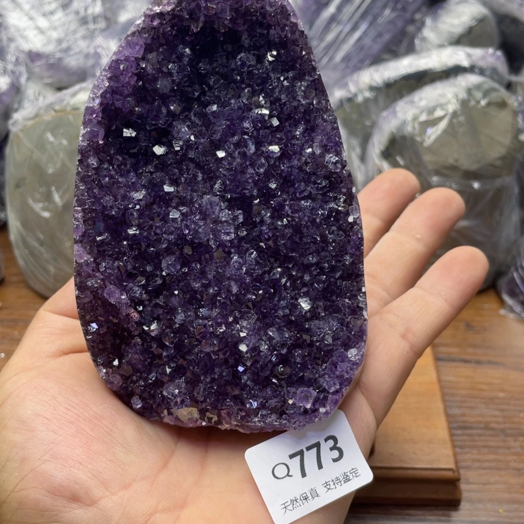 c***g水晶未镶嵌大型摆件（非配饰）