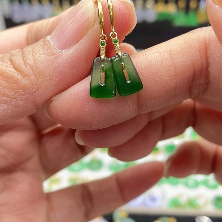 翡翠18K金镶嵌耳饰