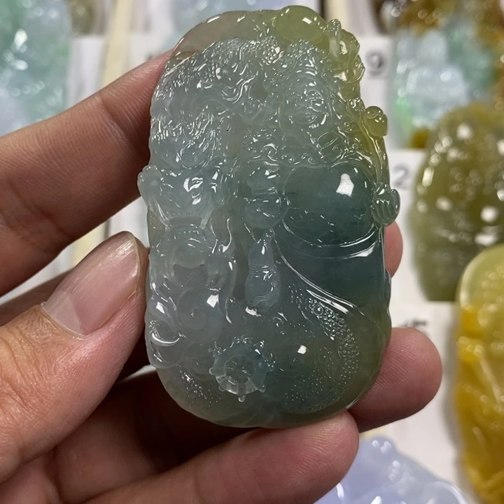 颈饰未镶嵌翡翠米**宝财神