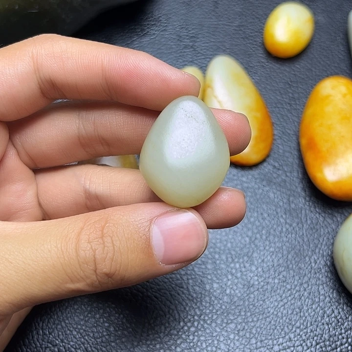 和田玉未镶嵌摆件冷*遥