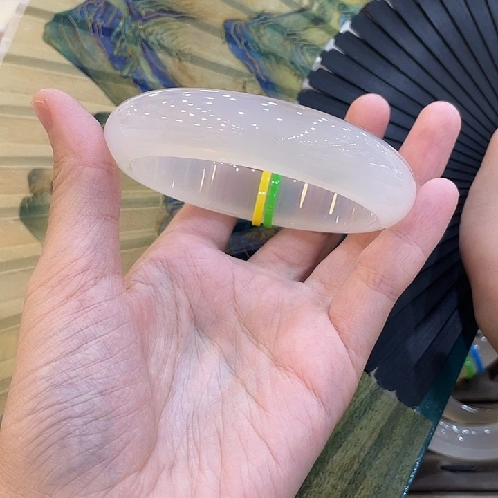 招***象玛瑙/玉髓未镶嵌手镯