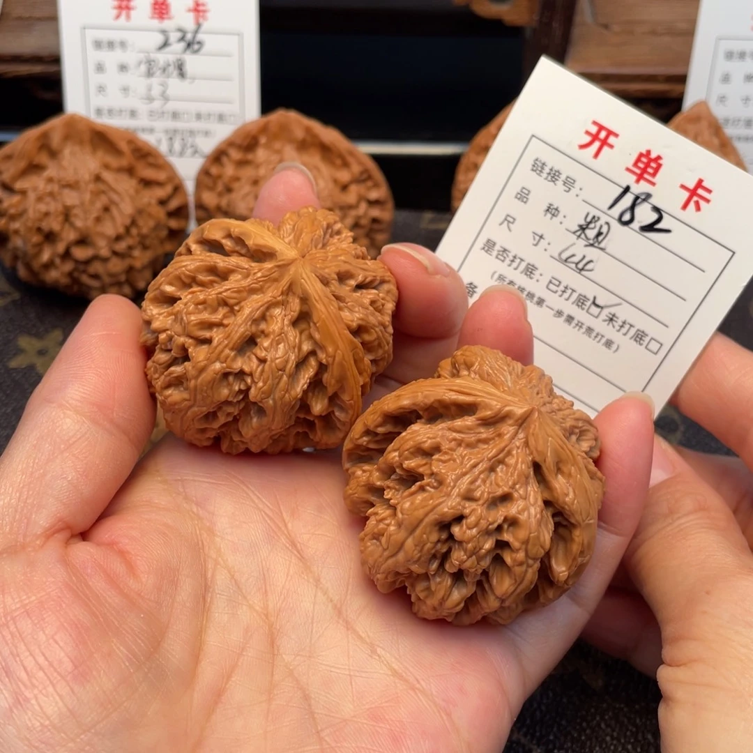 吊坠桃核文玩核桃