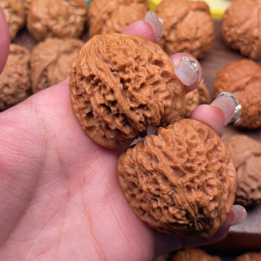 文玩核桃吊坠全品，逐鹿高桩南疆40，克重47