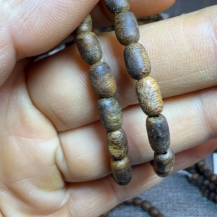 沉香碎屑沉香小瘤疤1条