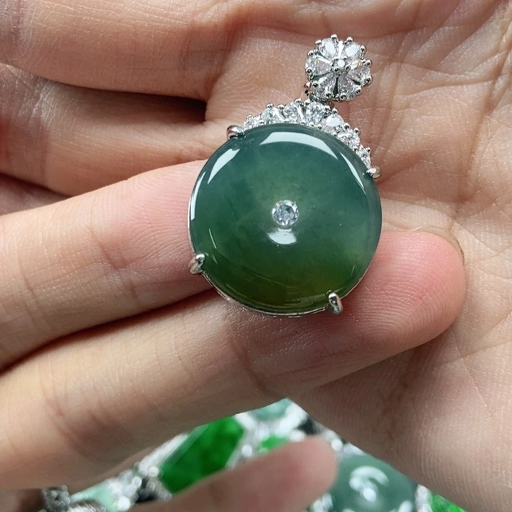 翡翠未镶嵌吊坠(不含链)