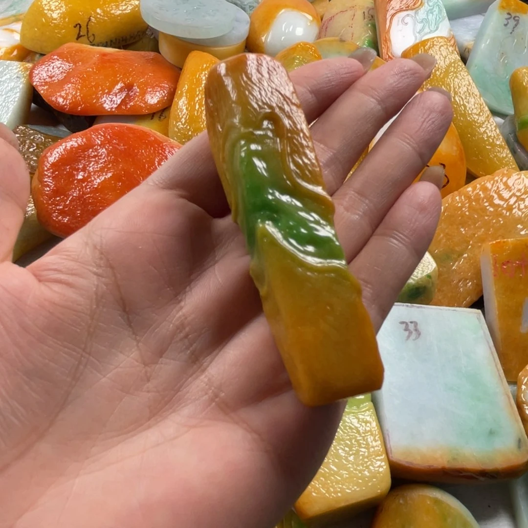 【闪购商品】颈饰未镶嵌翡翠交*翡翠