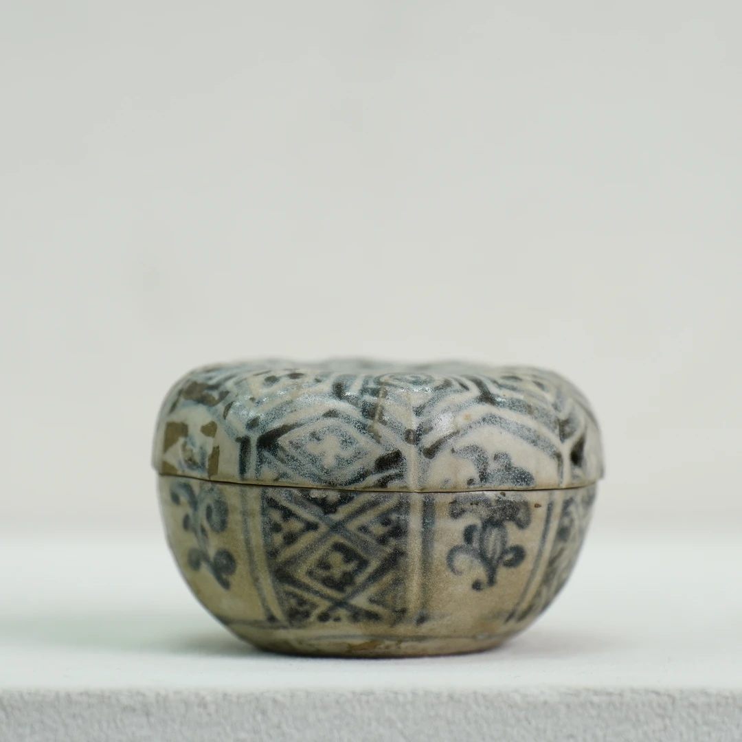 青花花卉纹粉盒00332