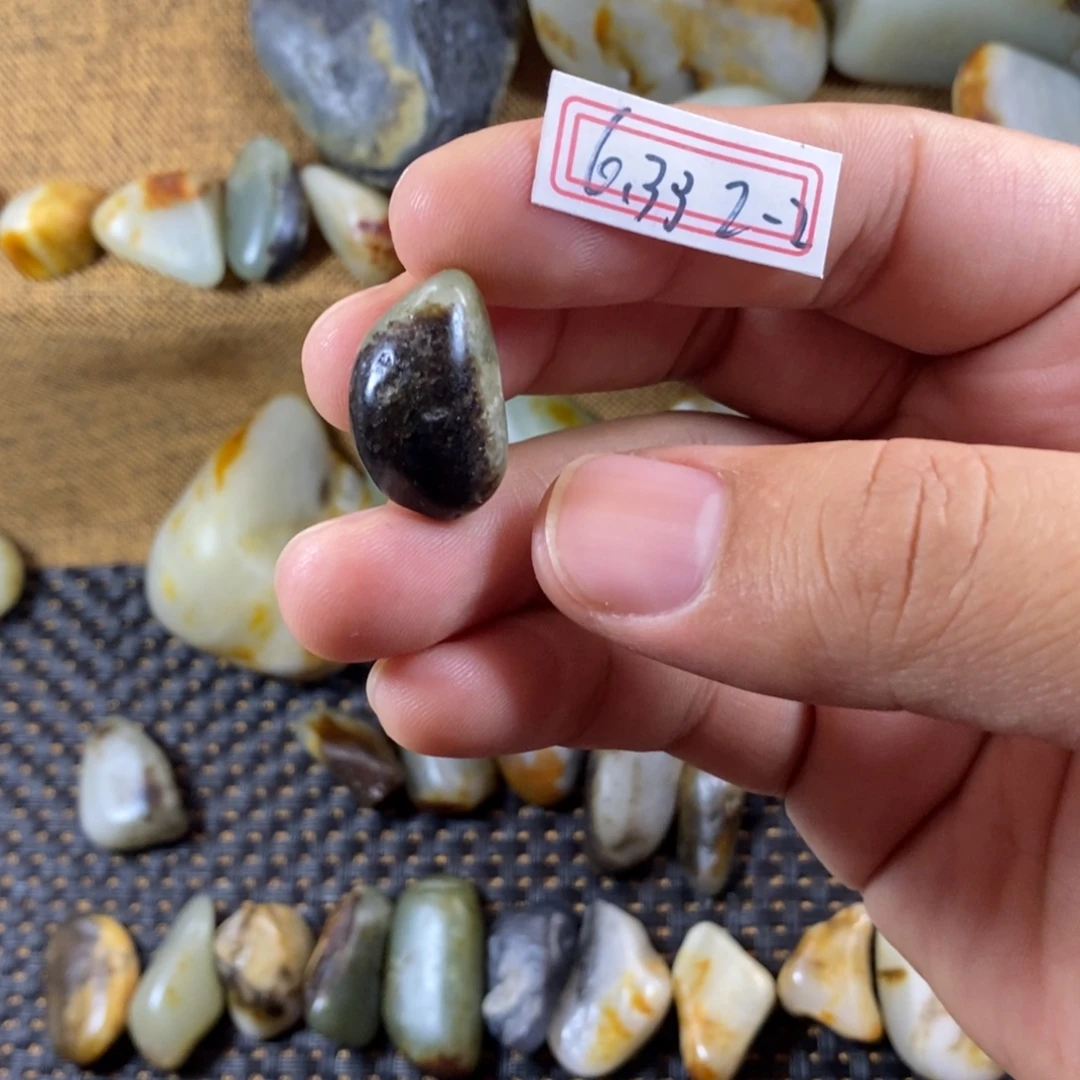 和田玉（糖玉）未镶嵌挂件