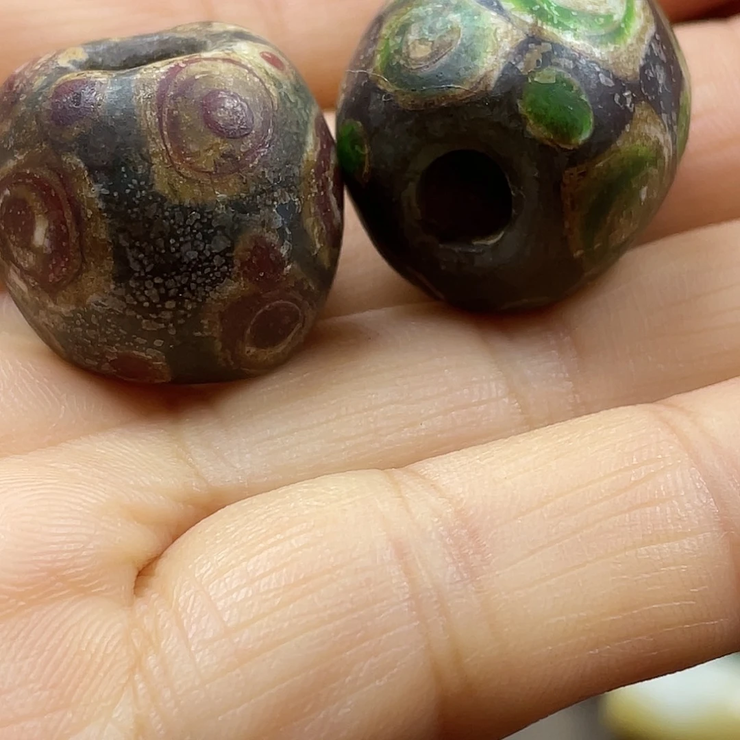 至***⁴和田玉未镶嵌颈饰