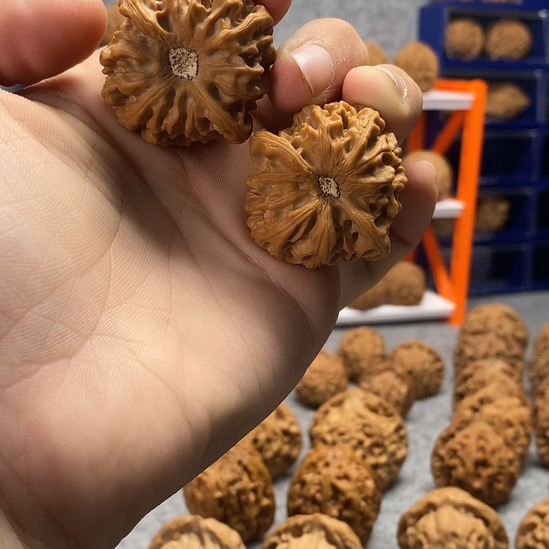 橘***翼文玩核桃吊坠龙门涧39