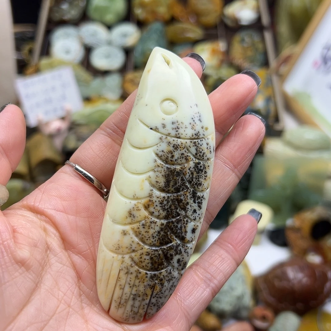 翊***儿岫玉未镶嵌颈饰辽阳花玉水草手玩