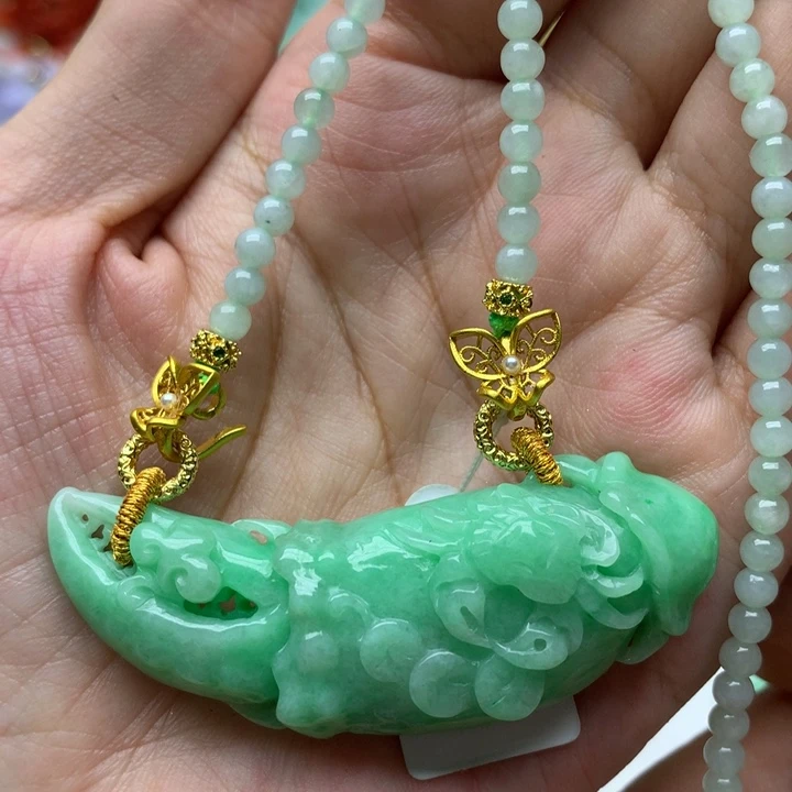 颈饰未镶嵌翡翠翡翠
