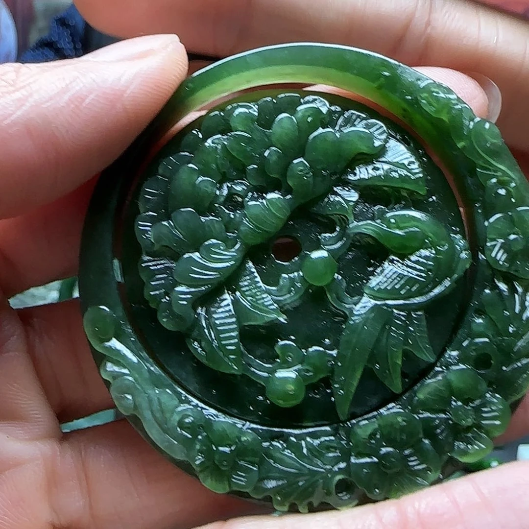 和田玉吊坠未镶嵌