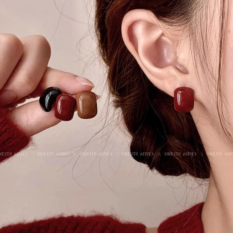 铜合金锆石耳饰 美拉德复古高级感耳钉女新款秋冬红色简约百搭耳