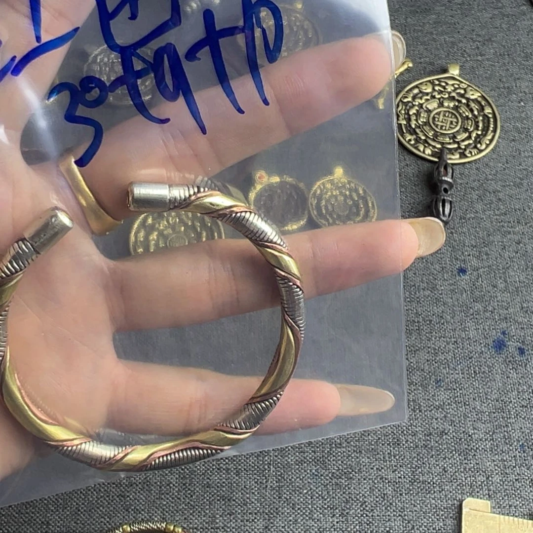 红**里哥哥发哥哥v个纯纯粹粹vv