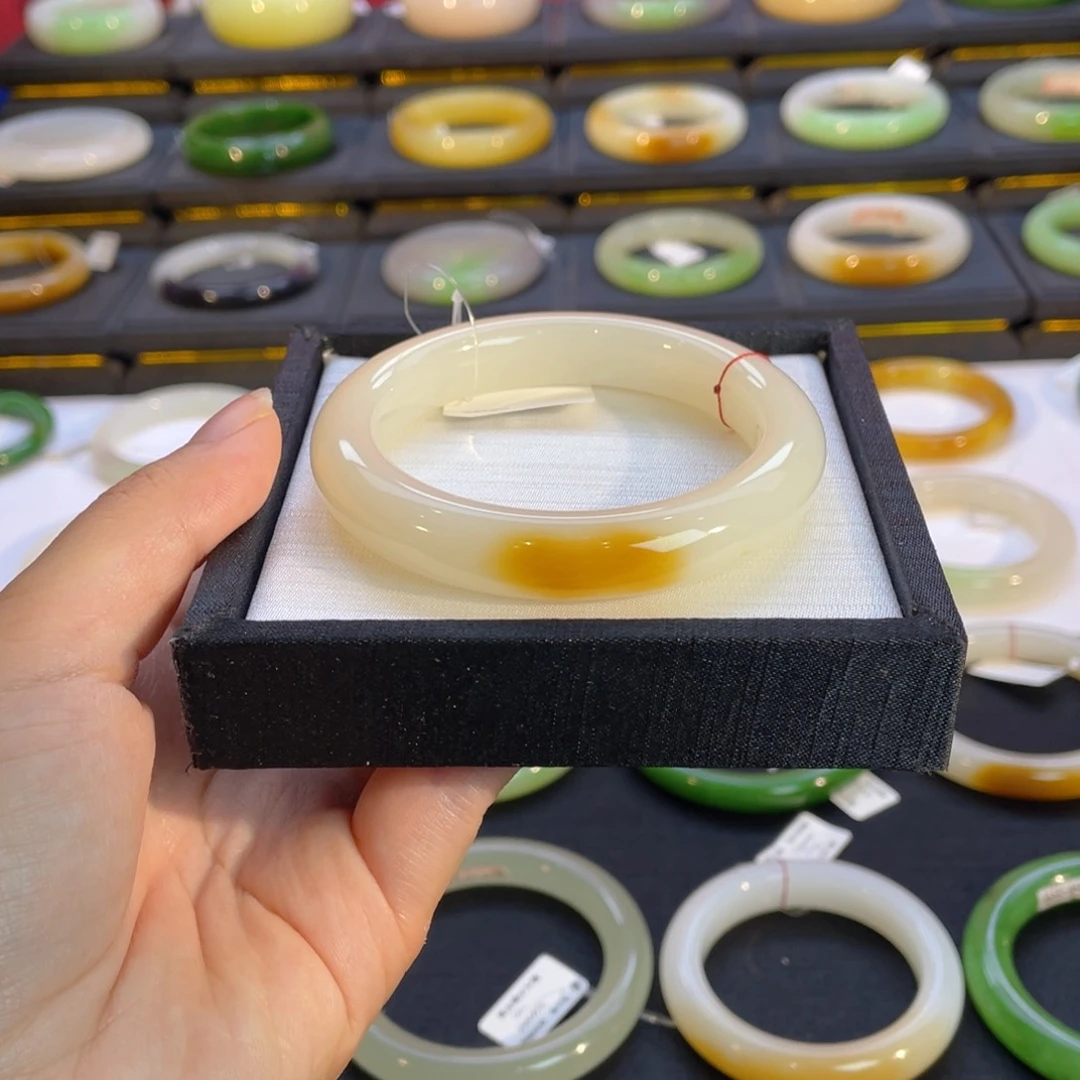 和田玉手镯未镶嵌糖白手镯56