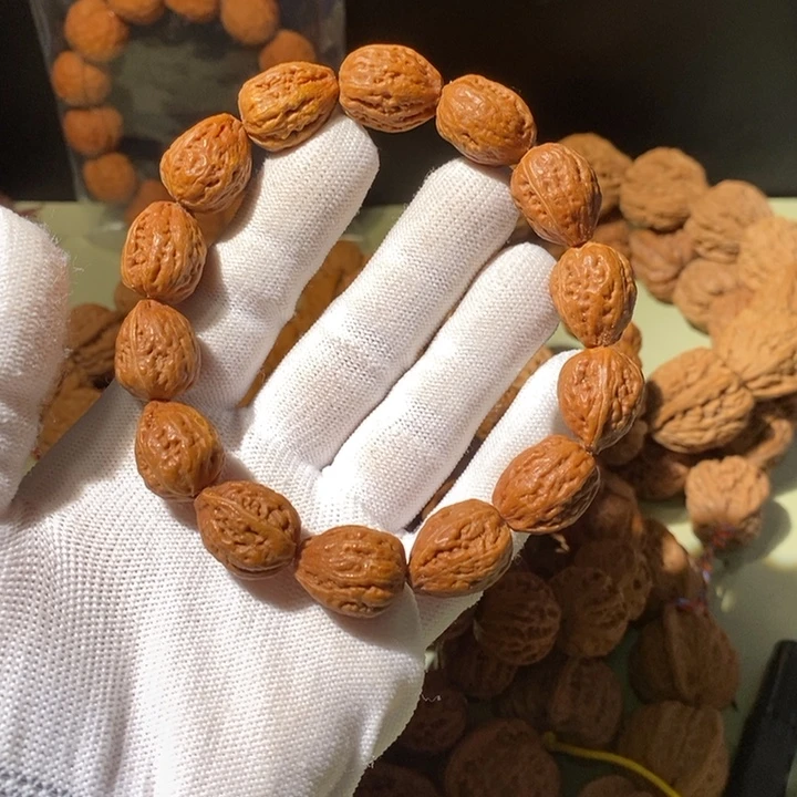 手串文玩核桃……36