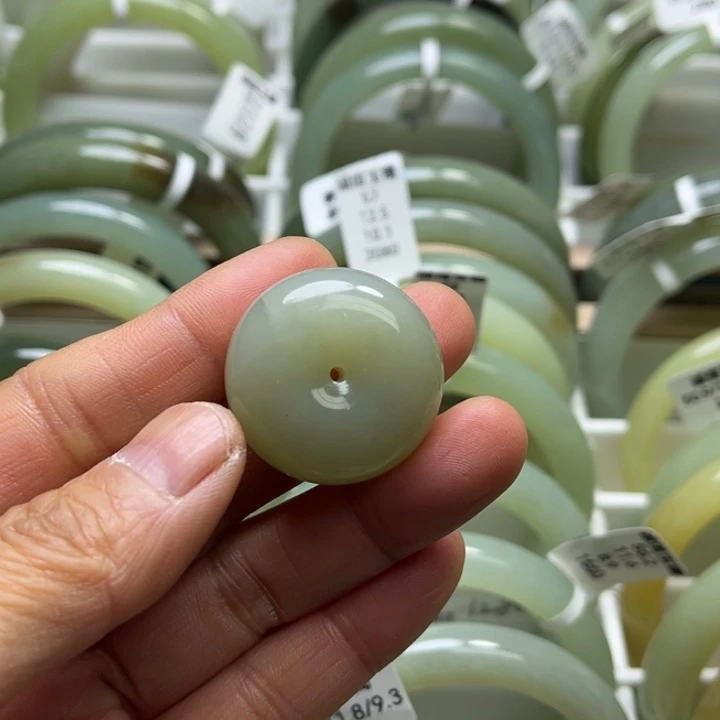 未镶嵌手镯和田玉（糖玉）