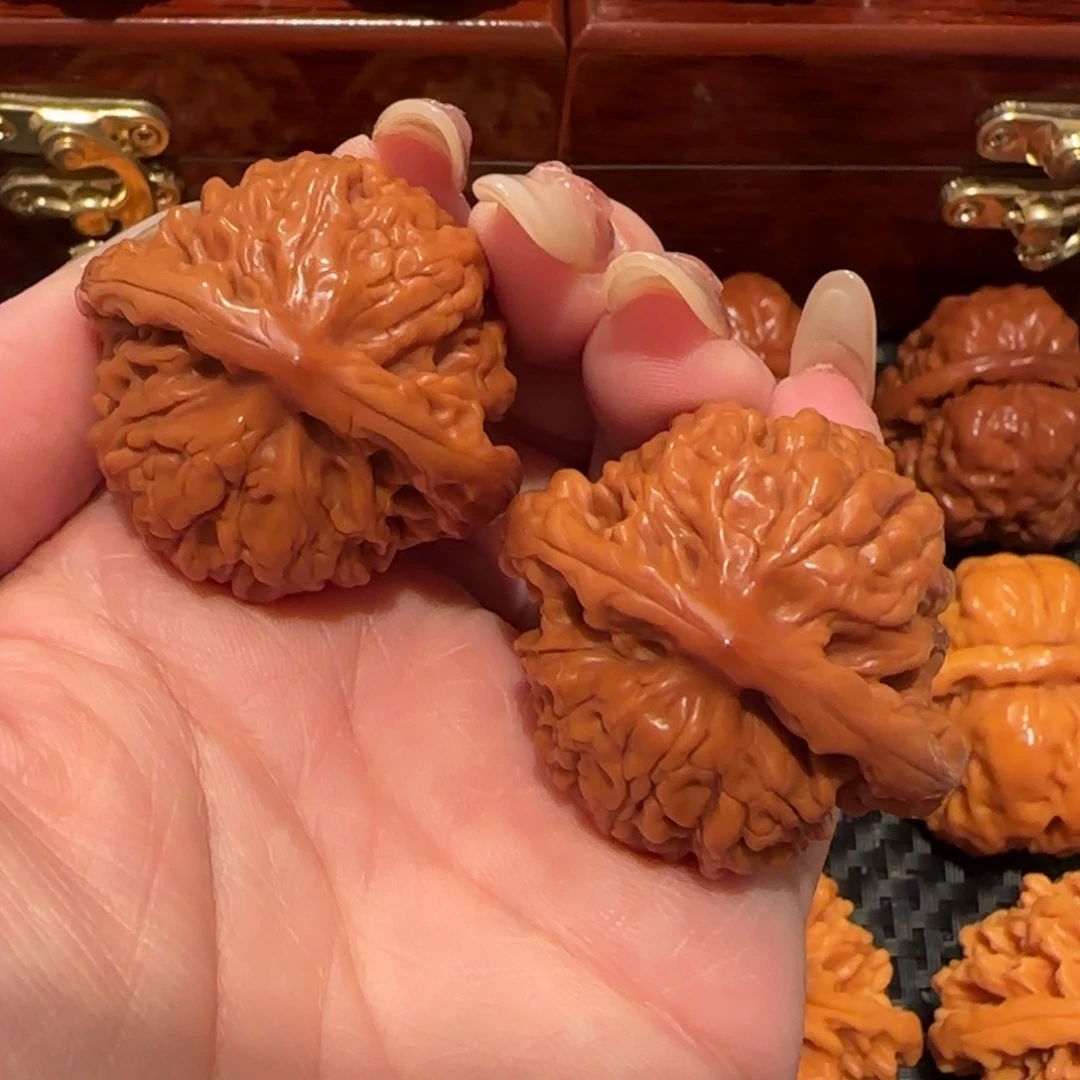 文玩核桃吊坠盘龙虎头38精品2796
