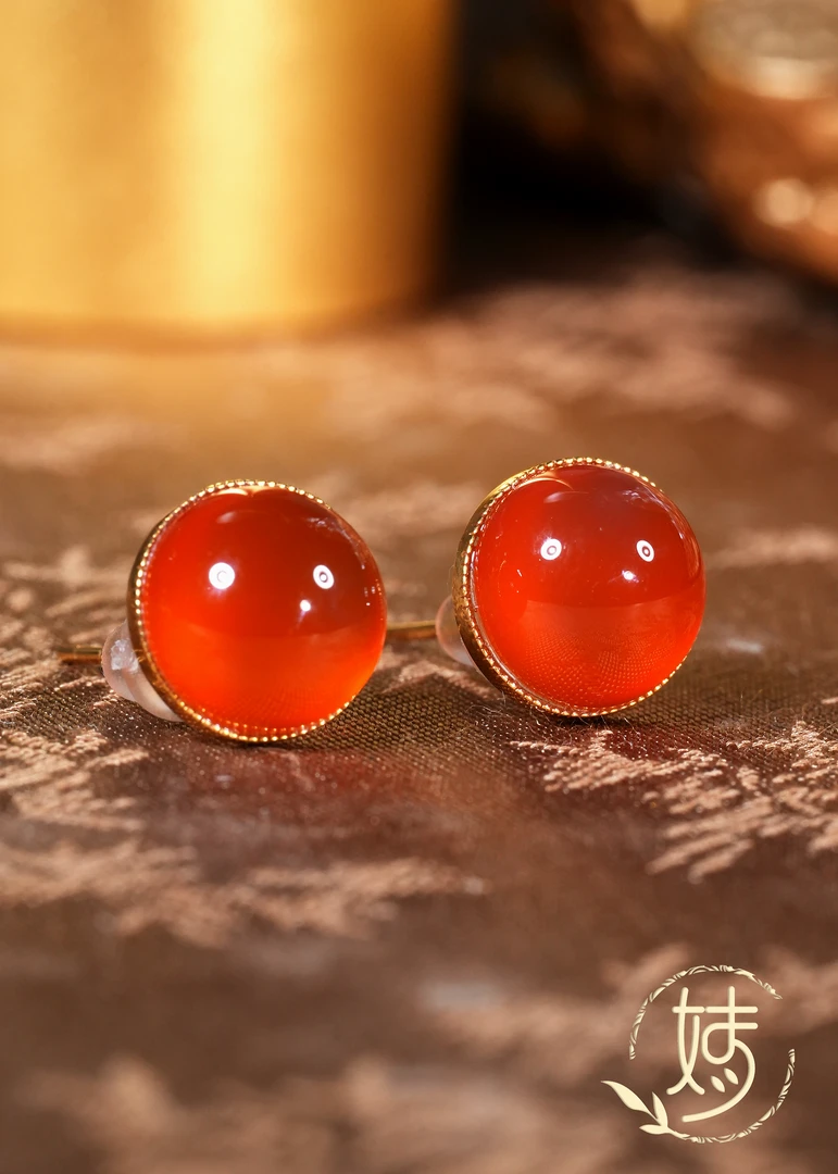 【婧婧精选】臻品 · 宝石级 18K金南红耳钉 河湾冰红 起荧光蛋面