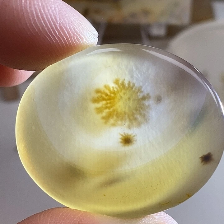 凡***星玛瑙/玉髓未镶嵌珠宝奇石