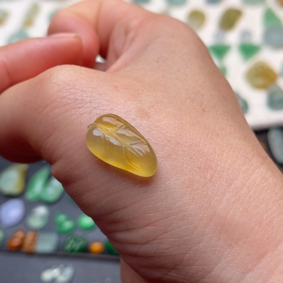 定制翡翠未镶嵌黄翡树叶