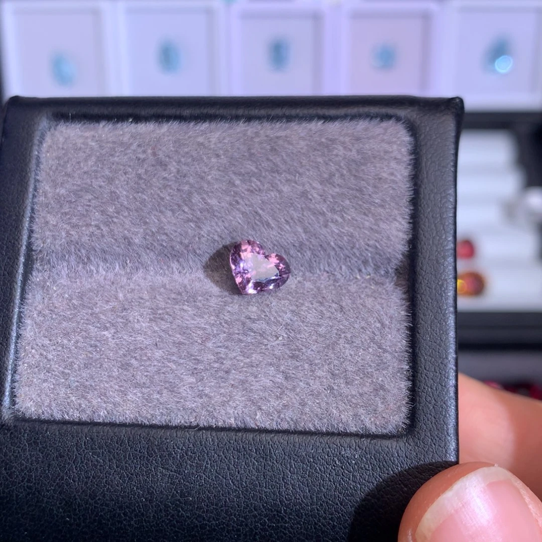 尖晶石裸石1.35克拉