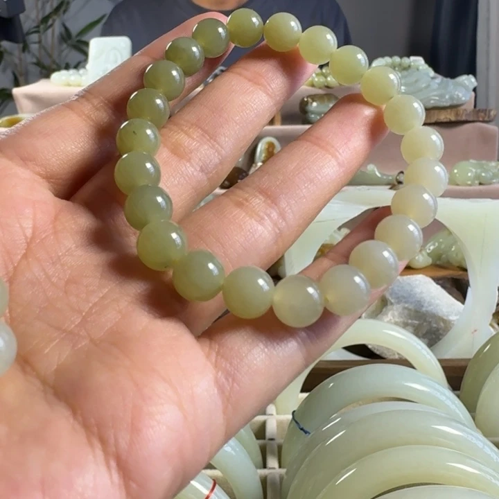 如***祥颈饰未镶嵌和田玉（糖玉）