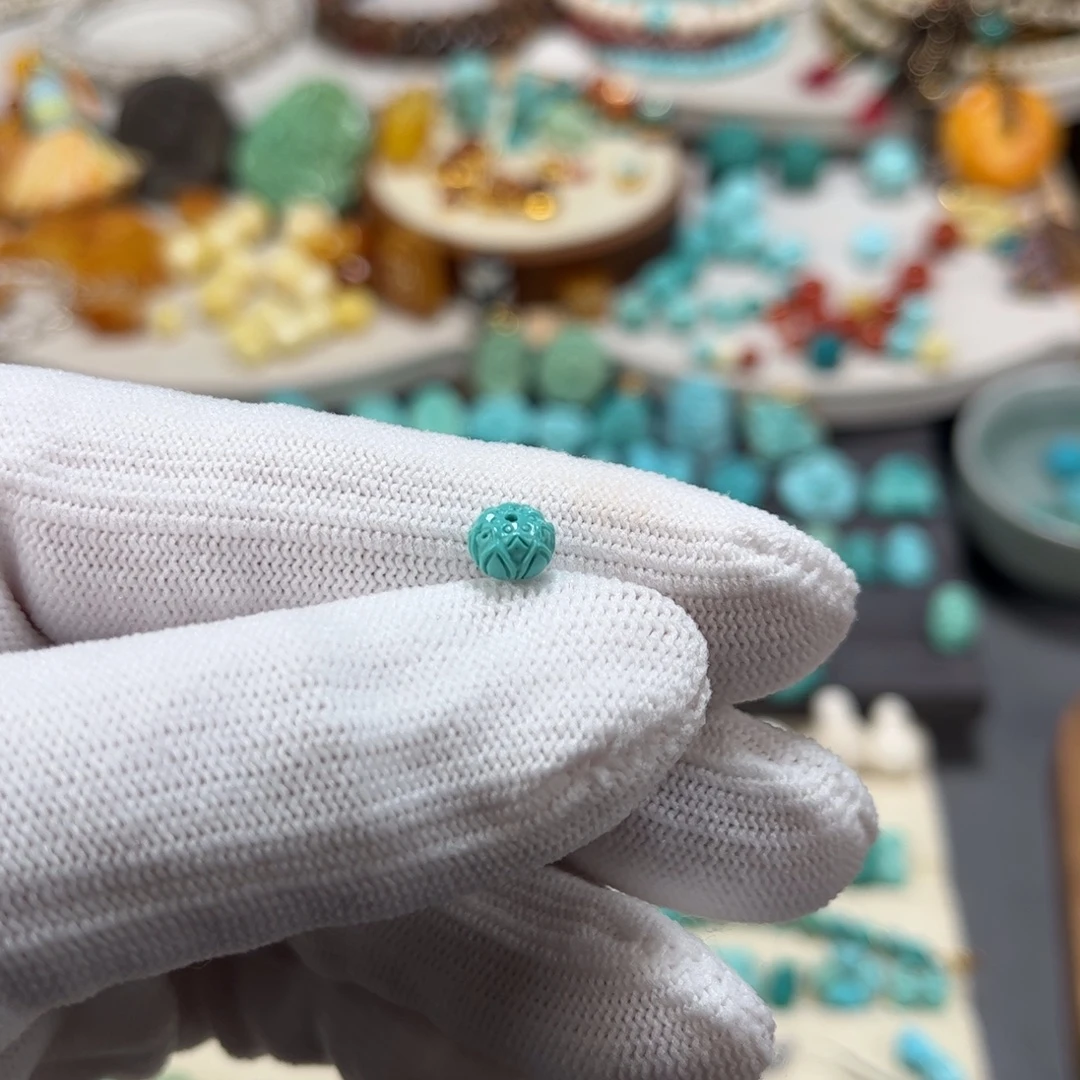 绿松石未镶嵌雕刻件莲花