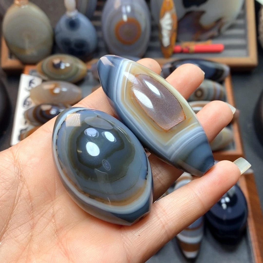 阿***佛玛瑙/玉髓未镶嵌珠宝奇石