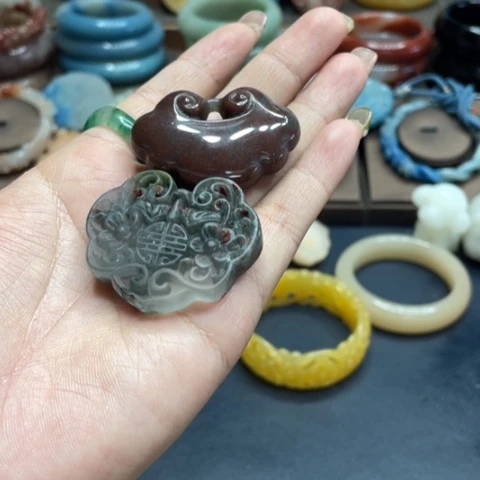 合金石英质玉（黄龙玉）手链凤****?