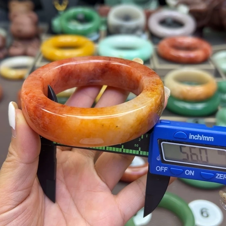 未镶嵌手镯石英岩玉