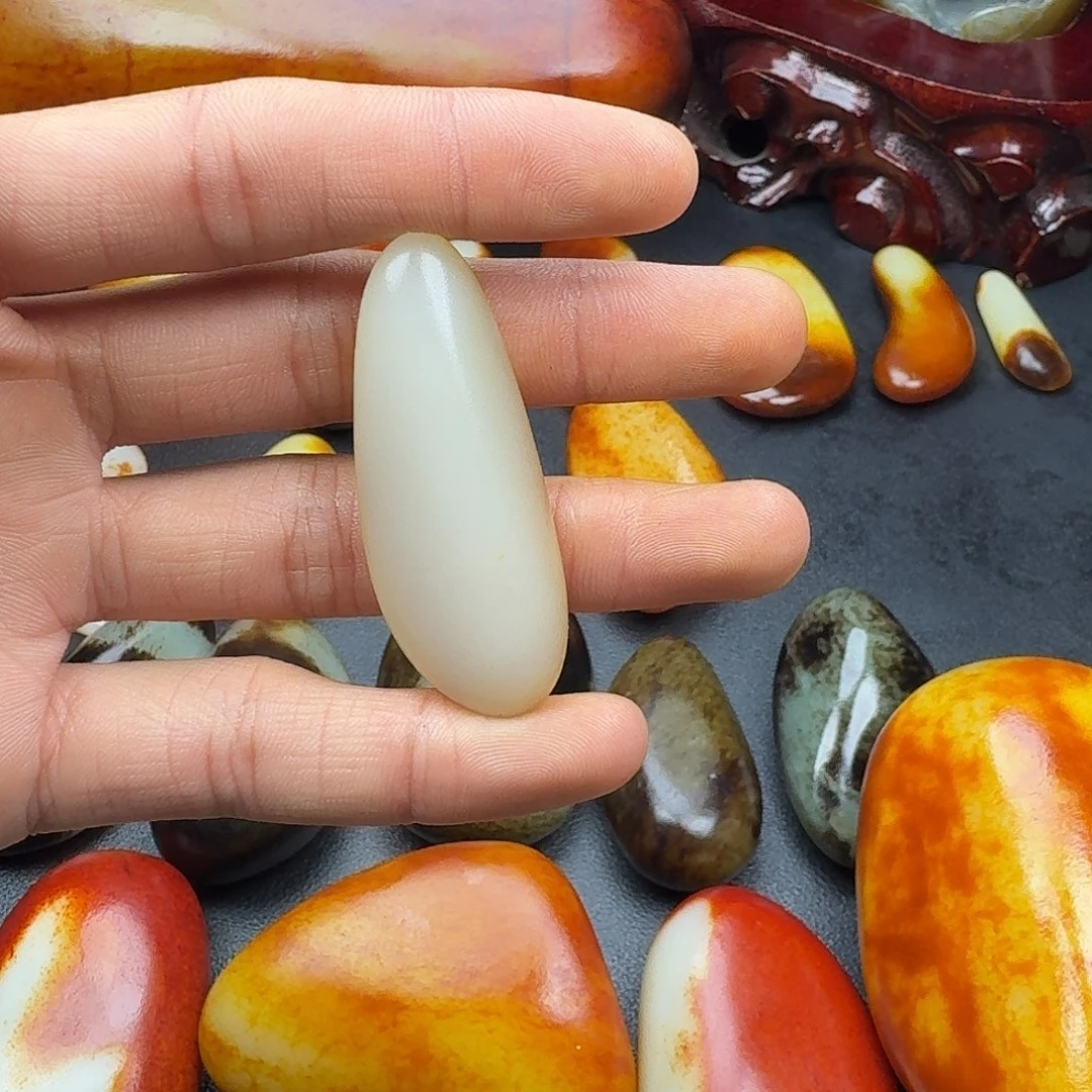 捕***生和田玉未镶嵌颈饰