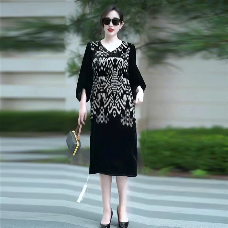 8518-90秋连衣裙洋气大码气质宽松遮肉显瘦加肥加大减龄过膝长裙